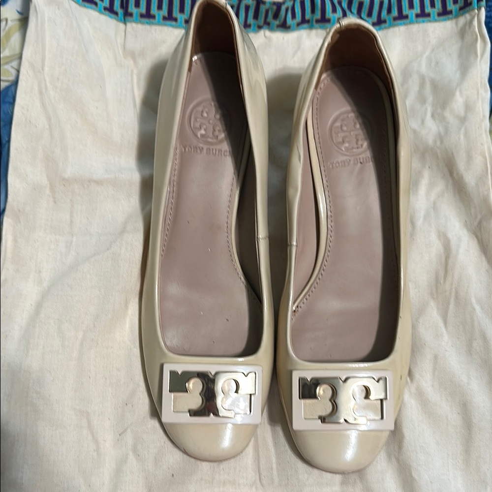 Tory Burch Cream Flats with Rounded Toe